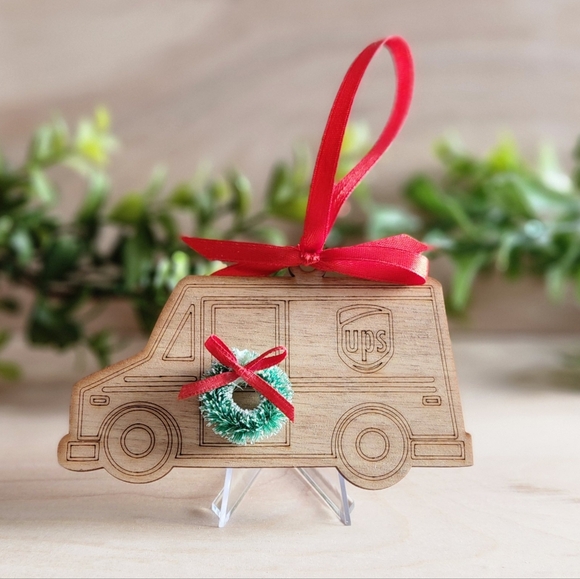 UPS DELIVERY PERSON GIFT IDEA!!! Laser Cut & Engraved Gift Card Ornament - Picture 1 of 8